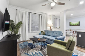Luxury Apt with Eco-Friendly Touches & Priv Garage
